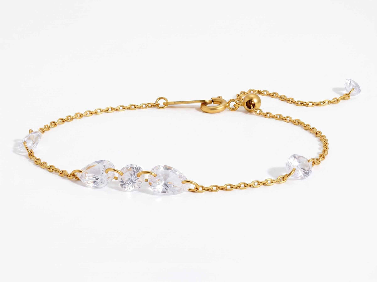 Bratara Teardrop cu Charm si Zirconiu Cubic Otel Inoxidabil placat cu aur 18K