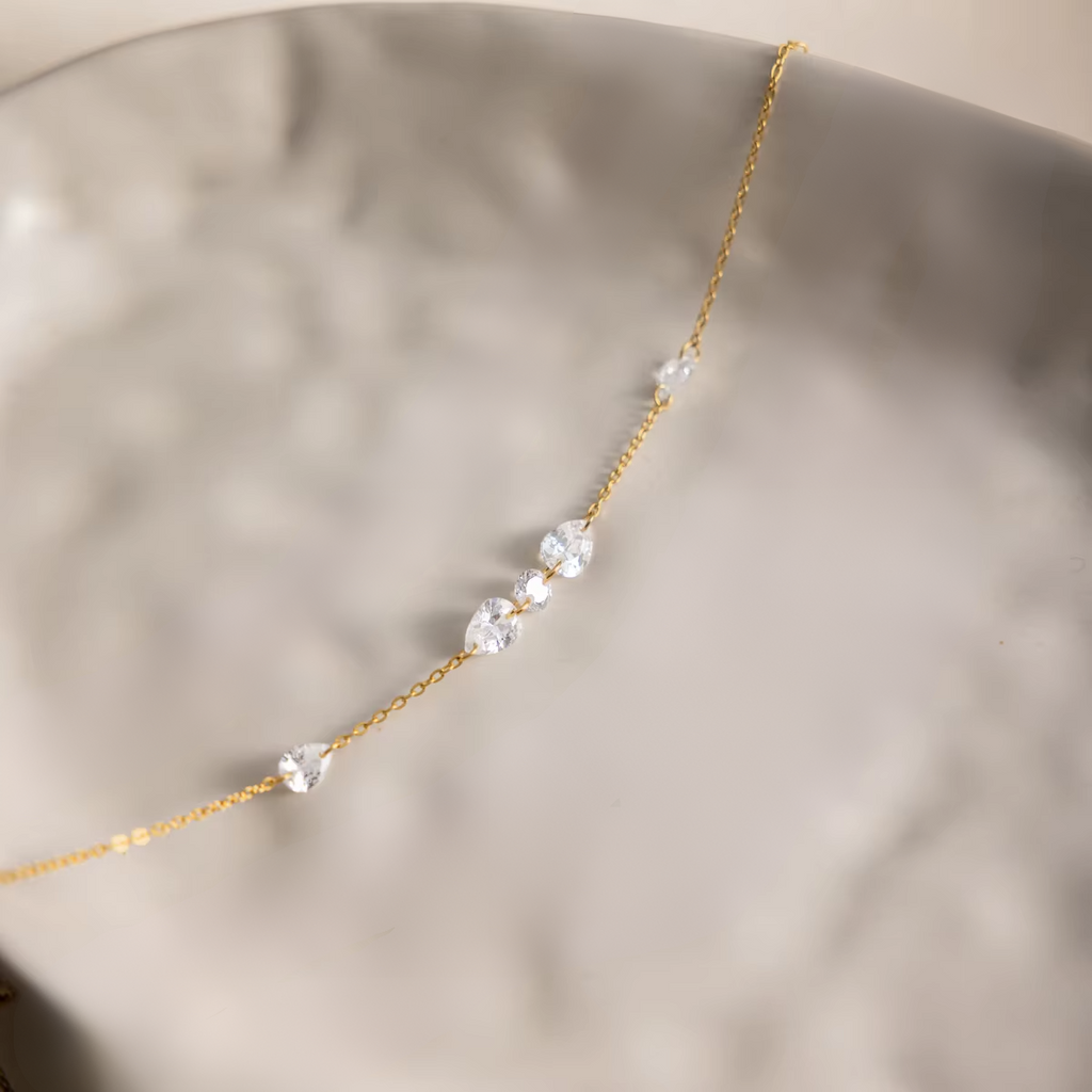 Bratara Teardrop cu Charm si Zirconiu Cubic Otel Inoxidabil placat cu aur 18K