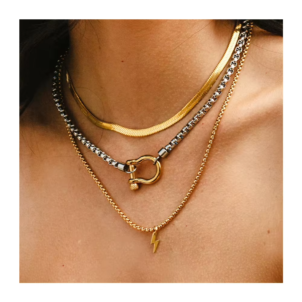 Colier Box Otel Inoxidabil placat cu aur 18K